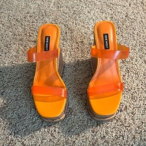 Women’s nine weather wedge